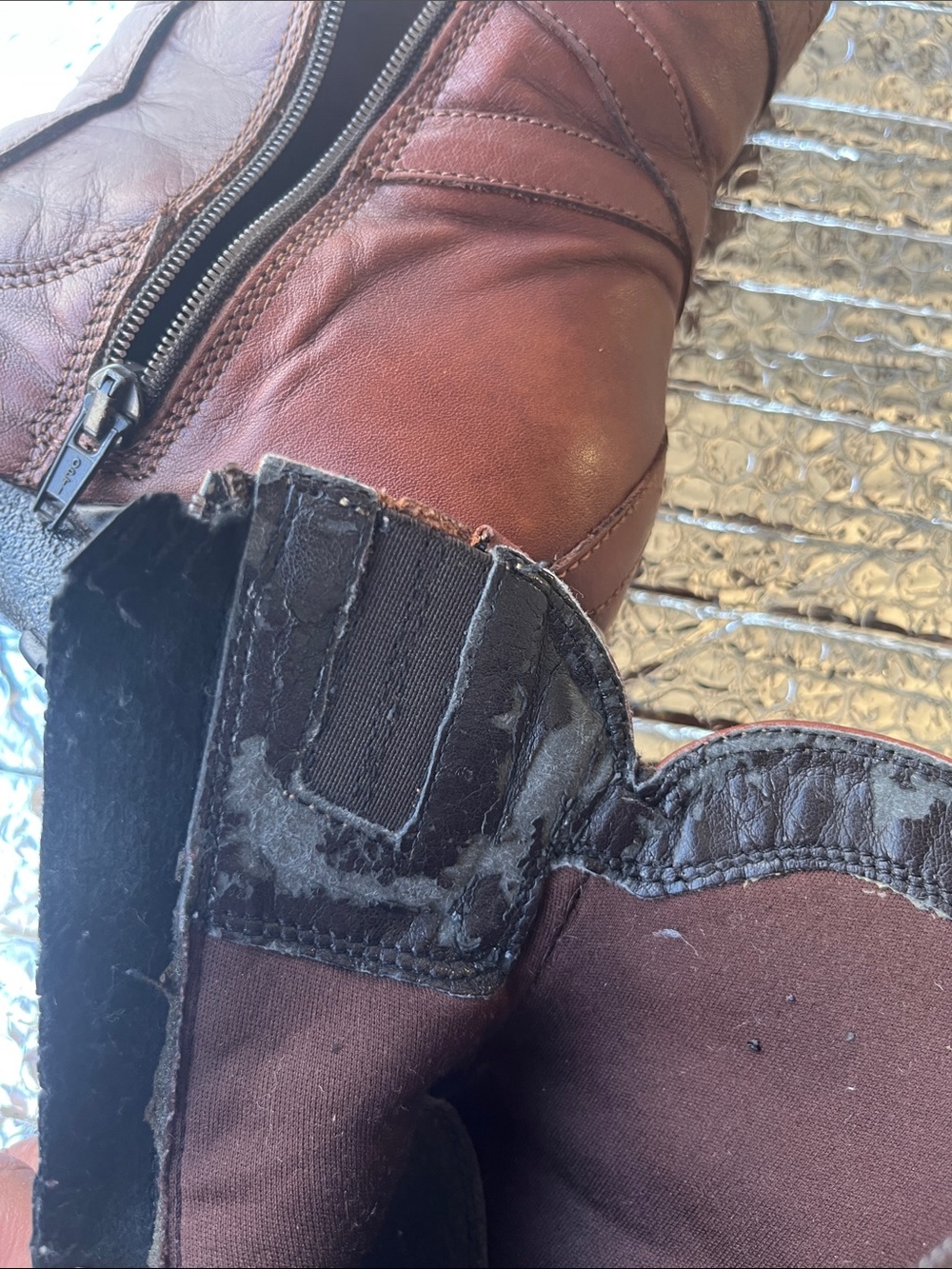 Clark’s Classic Brown Leather Square-Toe Boots - Picture 8 of 11